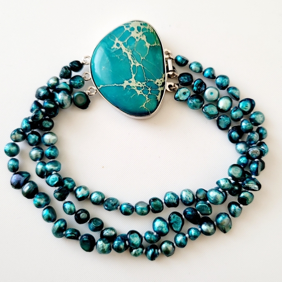 8.5" Teal Blue Sea Sediment Jasper gemstone Clasp, 3-strand Pearls bracelet - Picture 7 of 7